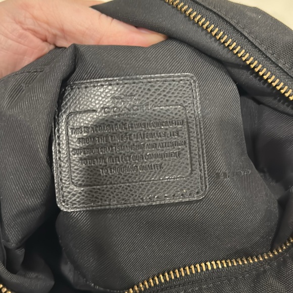 Coach Vintage black crossbody bag gold accent - Picture 6 of 8